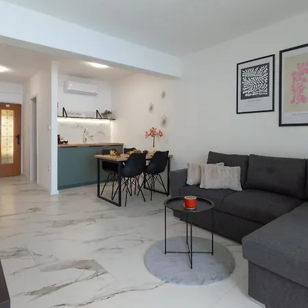 Ocean Front With Stunning View