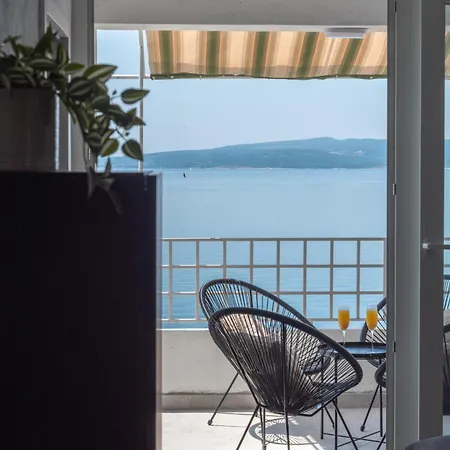 Ocean Front With Stunning View