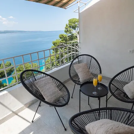 Apartment Ocean Front With Stunning View *