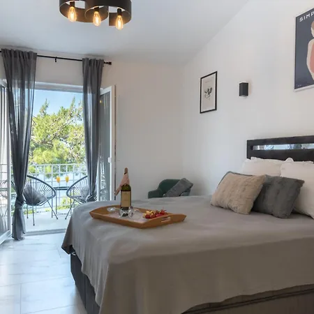 Ocean Front With Stunning View *