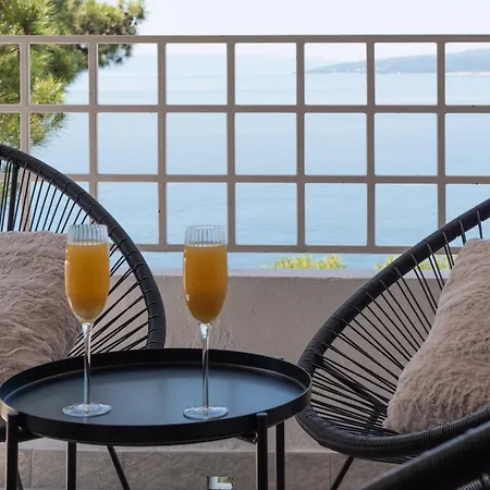 Ocean Front With Stunning View