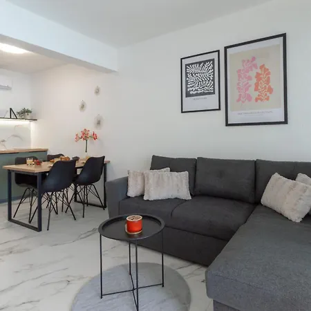 Ocean Front With Stunning View Apartment Krvavica
