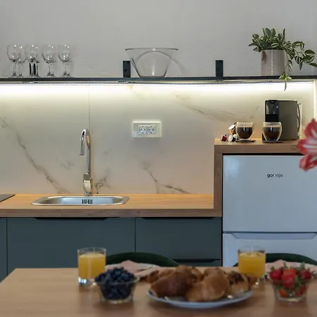 Ocean Front With Stunning View *