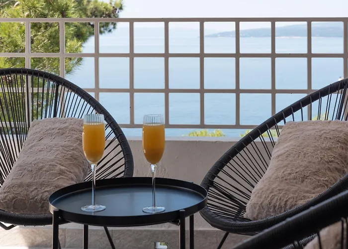 Ocean Front With Stunning View