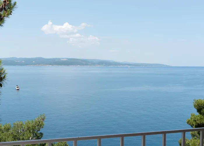 Ocean Front With Stunning View